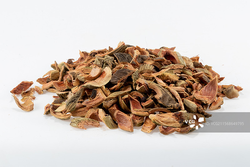 白色背景上的中药材名:大腹皮 药材产地:海南琼海图片素材