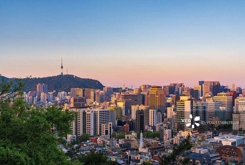 韩国首尔特别市，骆山公园Naksan Park，南山公园，首尔塔N Seoul Tower，都市风光图片素材