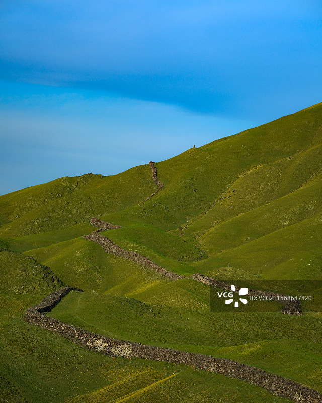 内蒙古巴彦淖尔市乌拉特前旗小佘太镇境内的秦长城遗址图片素材