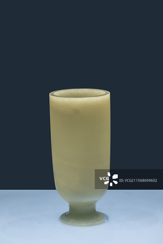 河南省洛阳博物馆“洛阳文物珍宝展”：白玉杯（曹魏，1956年洛阳涧西区曹魏墓出土，洛阳博物馆藏）图片素材
