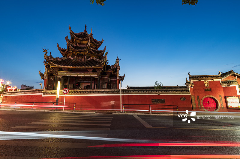 蓝调中的水府庙图片素材