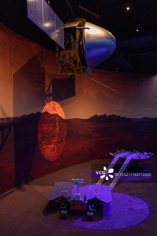 浙江嘉兴平湖中国航天科普馆天问一号火星探测器祝融号火星车 模型比例 1:3图片素材