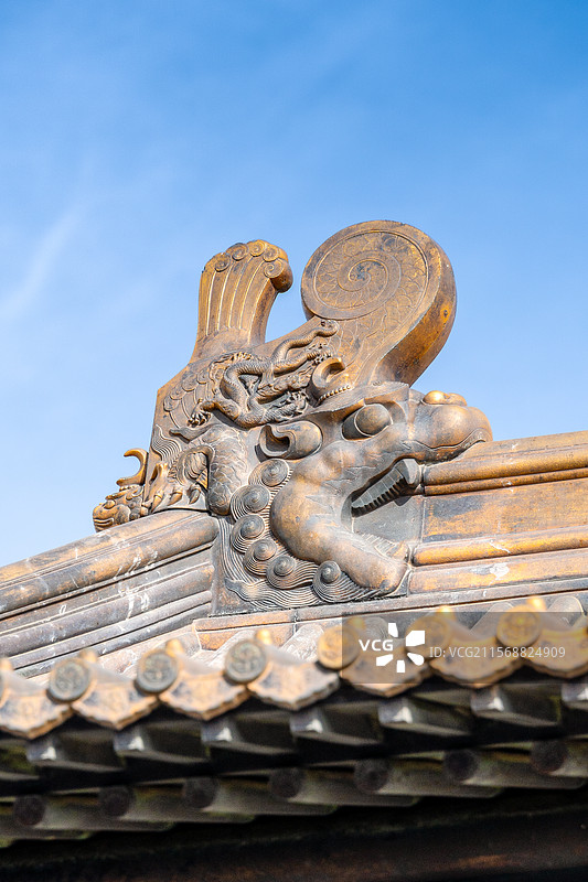 中国道教圣地大岳武当山太和宫金顶金殿的雪天雪景风光图片素材