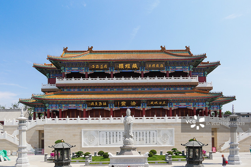 蓝天下的古建筑图片素材