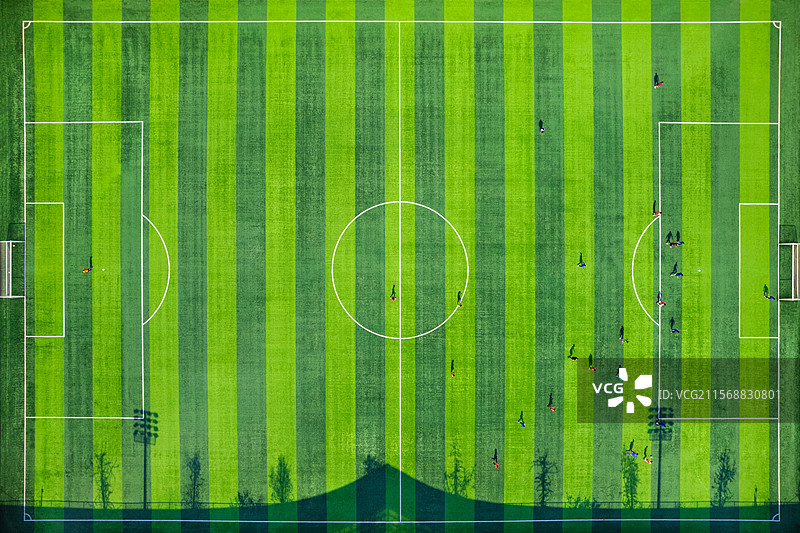 大学校园足球场足球比赛运动场白昼航拍图片素材