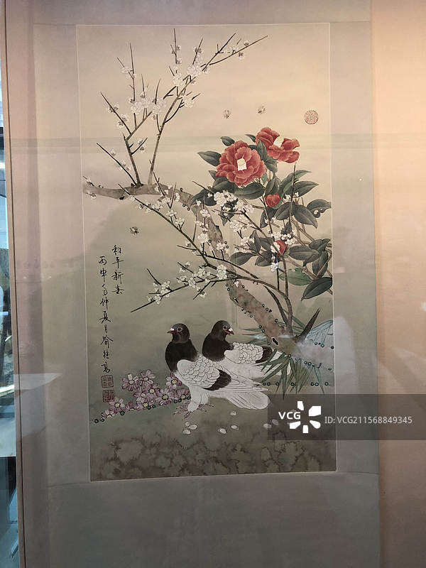 英国伦敦维多利亚和阿尔伯特博物馆V&A文物展品古董工艺品珠宝镶嵌家具图片素材