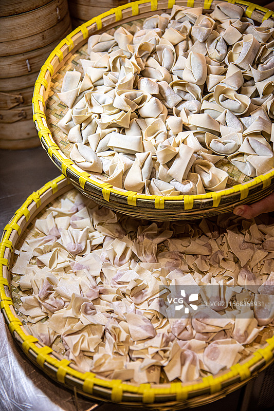 早点小笼包小馄饨鲜肉小馄饨鲜肉汤包汤包上海特产无锡小笼包南京汤包蒸笼蒸包子烟火气馄饨小馄饨面食早餐图片素材