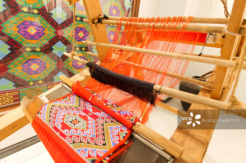 土家织锦手工艺人织布西兰卡普图片素材