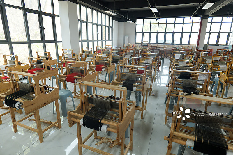 土家织锦手工艺人织布西兰卡普图片素材