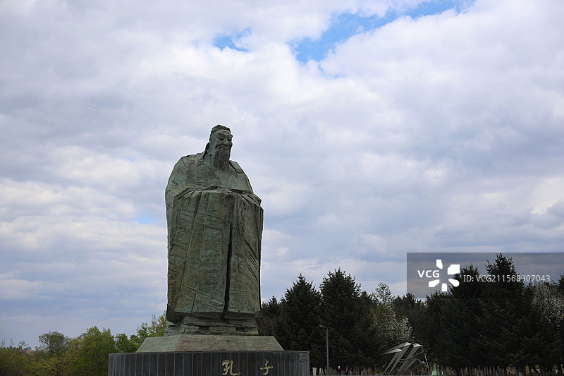 长春世界雕塑公园，孔子雕塑图片素材