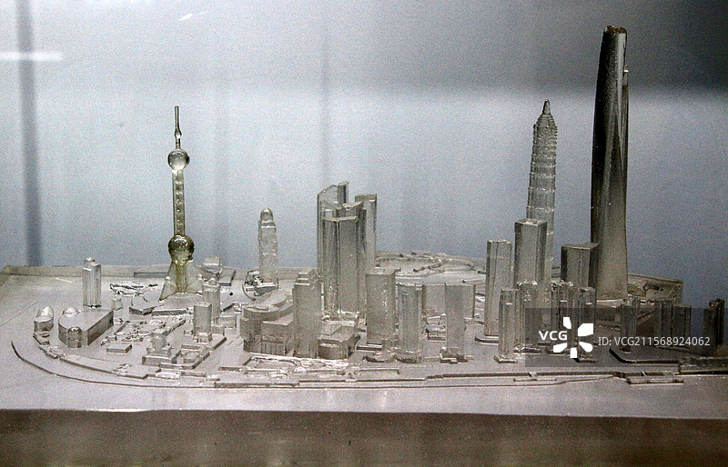上海玻璃博物馆 —— 城市雕塑-上海陆家嘴图片素材
