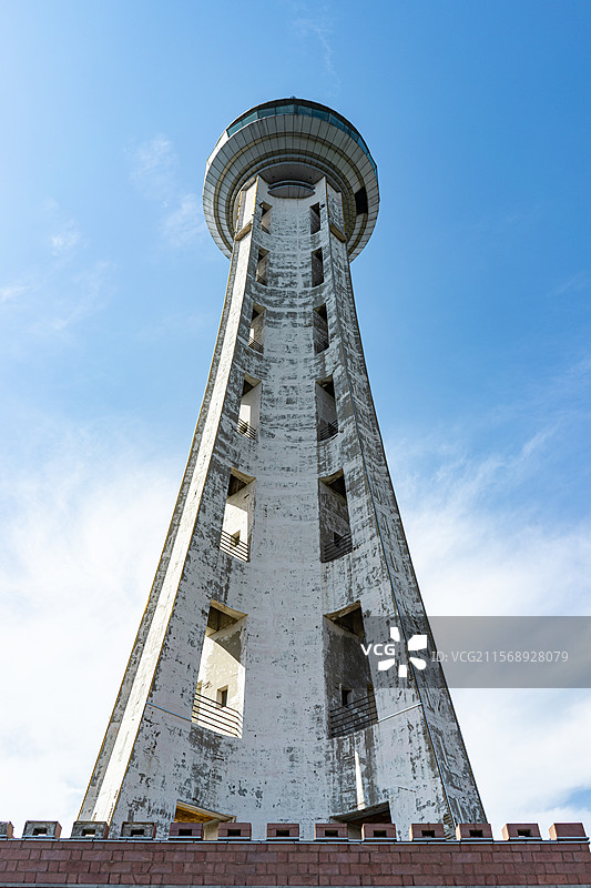 中国基建京台高速公路山东济南至泰安段交通部门建设中国高速公路一万公里纪念塔，户外白昼无人图像摄影图片素材