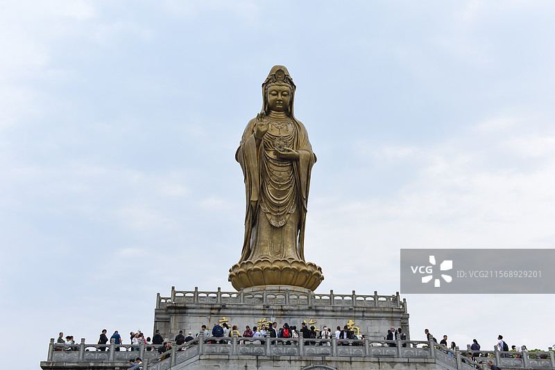 普陀山南海观音金身正面雕像全景风光图片素材