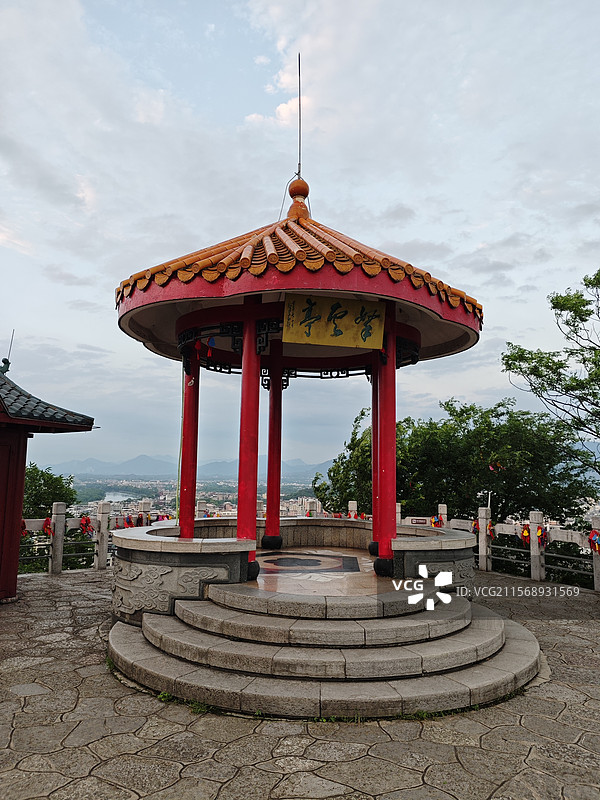桂林市叠彩山明月峰山顶图片素材