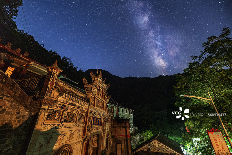 毗庐寺夜景图片素材