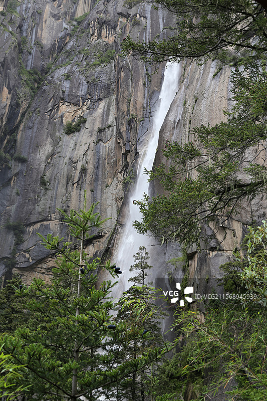 西藏林芝卡定沟景区卡定天佛瀑布图片素材