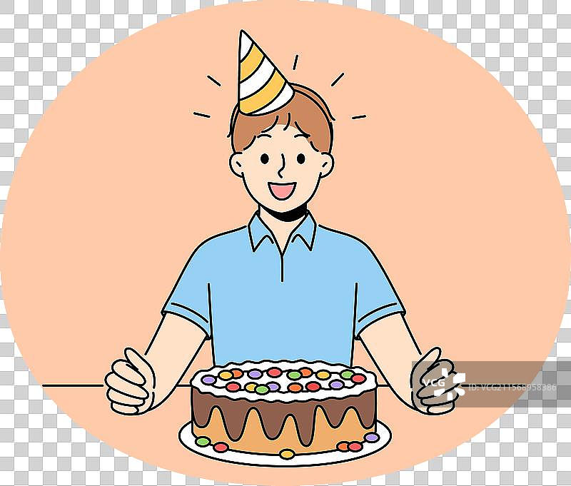 微笑的孩子与蛋糕庆祝生日图片素材