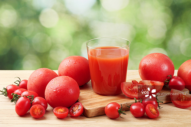 有机鲜榨番茄汁图片素材
