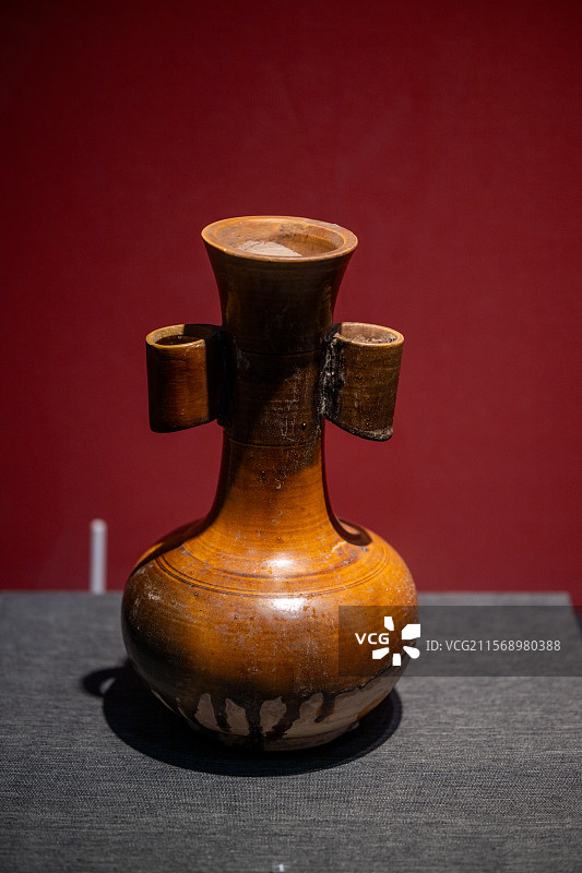 陕西历史博物馆 唐 咸阳市礼泉县李贞墓出土 三彩投壶图片素材