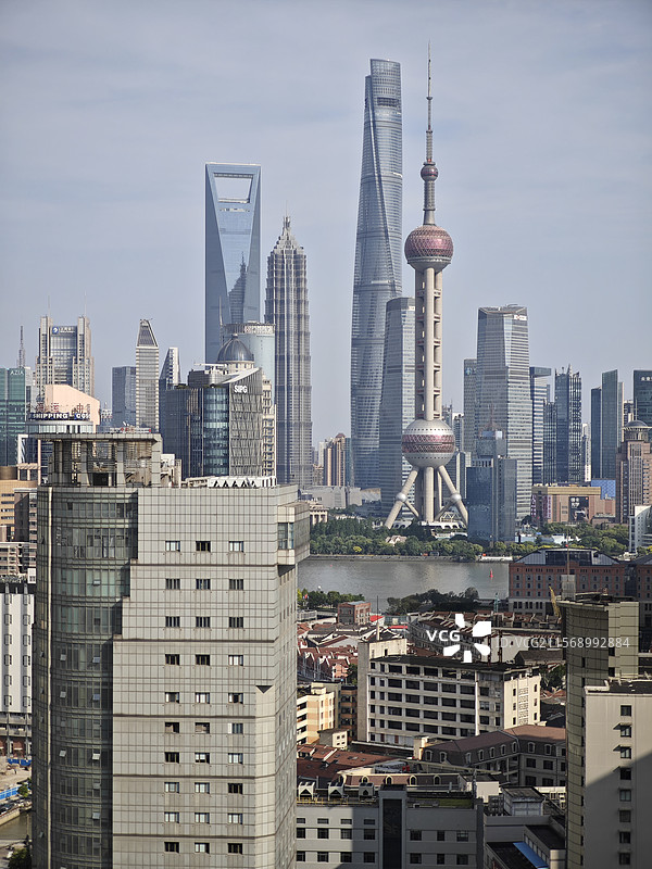 上海虹口区高楼眺望浦东陆家嘴黄浦江东方明珠金茂大厦环球金融中心上海中心大厦图片素材
