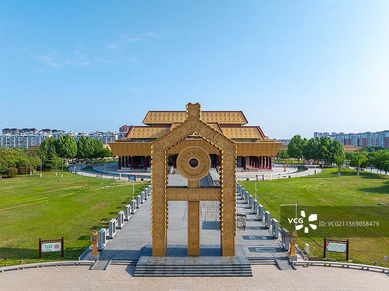 航拍夏天蓝天下的河南省安阳市中国文字博物馆风景图片素材