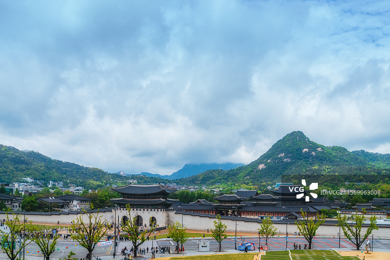 韩国首尔景福宫正门，光化门（광화문）Gwanghwamun，朝鲜王朝，韩国国门，北岳山，观景台，春季图片素材