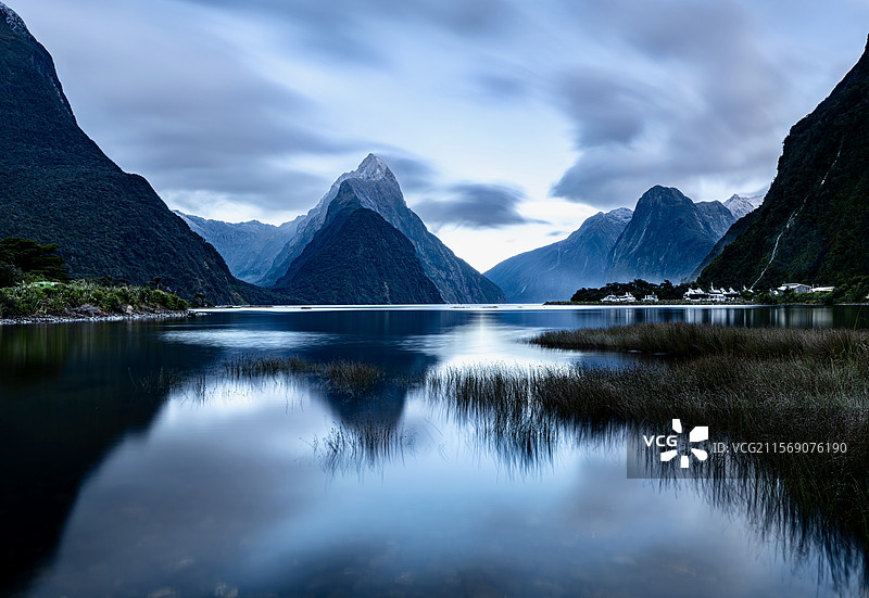 新西兰米尔福德峡湾图片素材