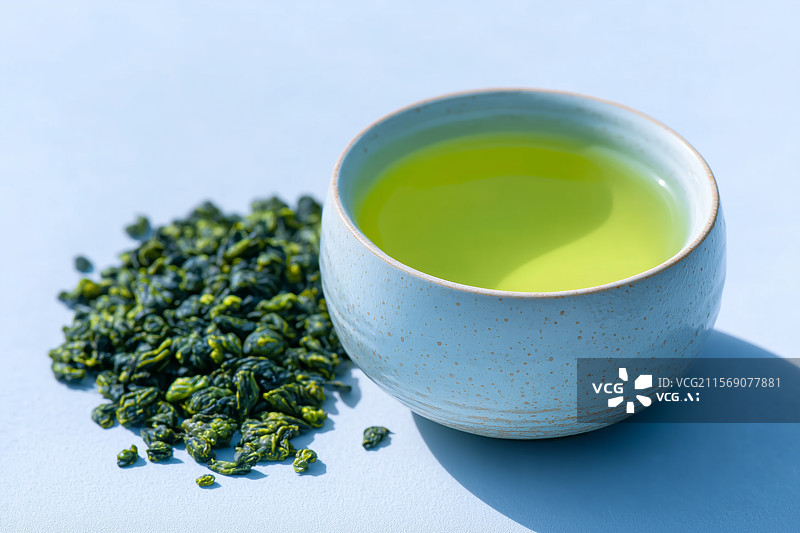【AI数字艺术】白色茶杯茶汤茶色俯拍图图片素材