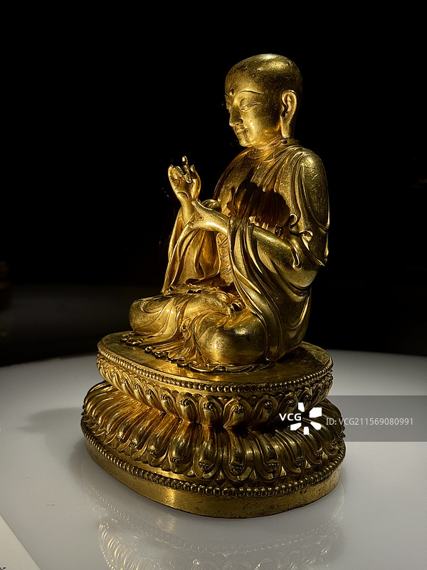 明永乐 铜鎏金地藏王菩萨，上海龙美术馆“天地大观”图片素材