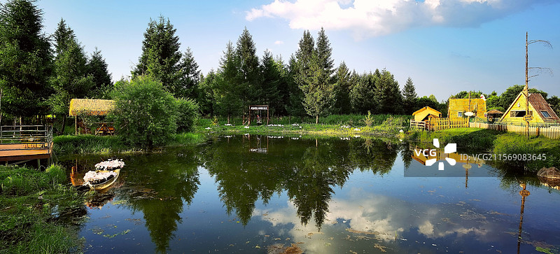 二道白河风光系列之雪绒花度假风景区.湖畔景观（吉林省）图片素材