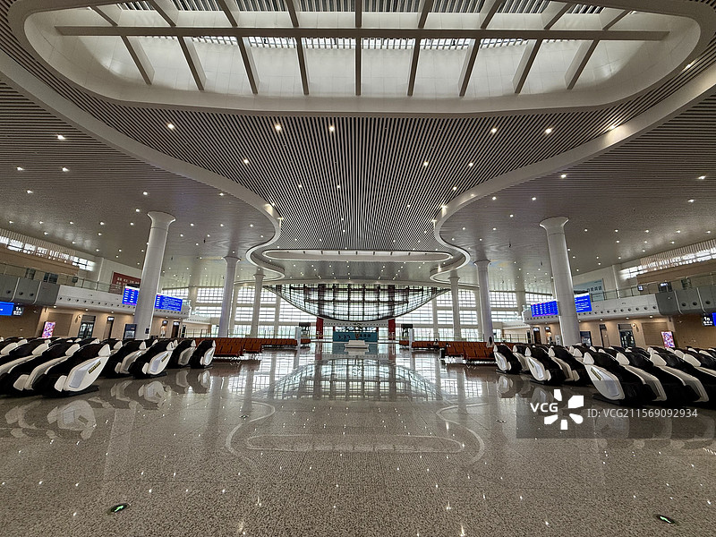 惠州北站候车大厅及按摩椅图片素材