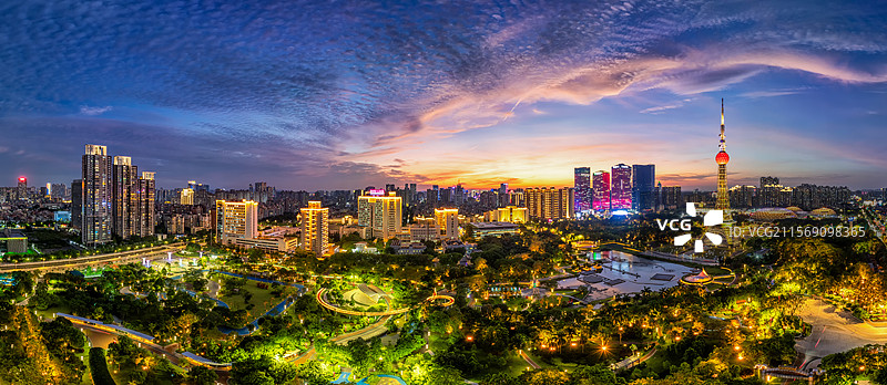 佛山市文华公园-佛山电视塔-岭南明珠体育中心城市天际线图片素材