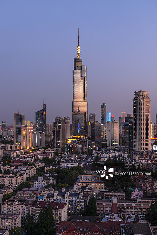 南京紫峰大厦蓝调图片素材