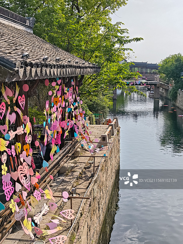 上海青浦蟠龙天地：古镇遇上非遗剪纸图片素材