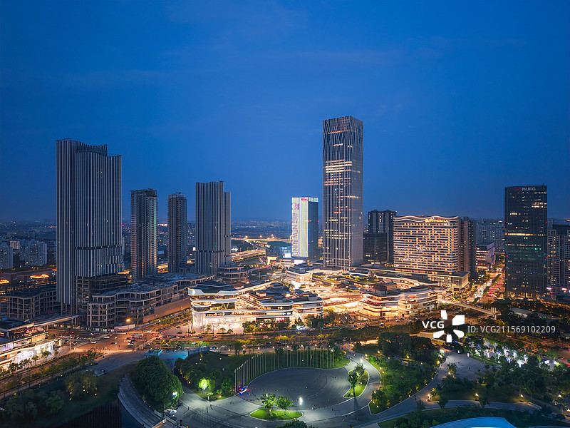 航拍上海浦东前滩太古里图片素材