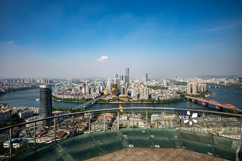 城市风光高视角全景图-广西柳州市马鞍山观景台图片素材