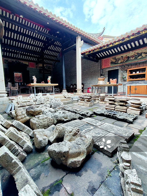 石雕顺德勒流黄连古村潘侯何公祠内有好多老物件，其中一大部分是石雕。图片素材