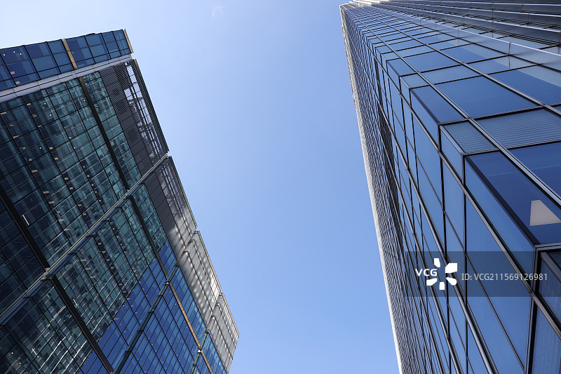 现代建筑飞机高楼大厦背景图片素材