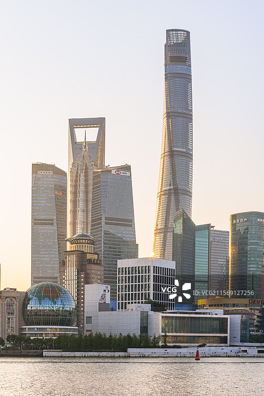 清晨上海三件套图片素材