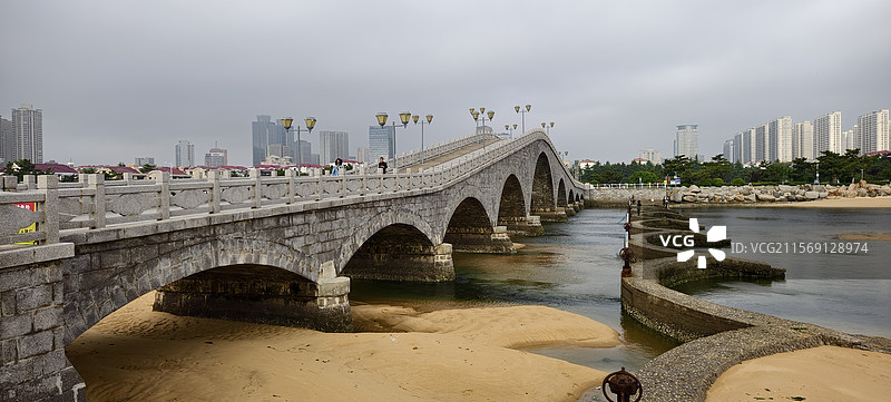 威海九龙湾公园九龙桥图片素材