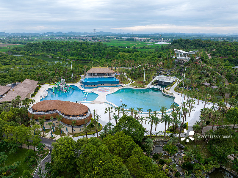 江西省金溪县乔治棕榈山庄生态旅游景区，绿树，湖泊，美景，水域，风光秀美秀丽，乡村旅游，航拍图。图片素材