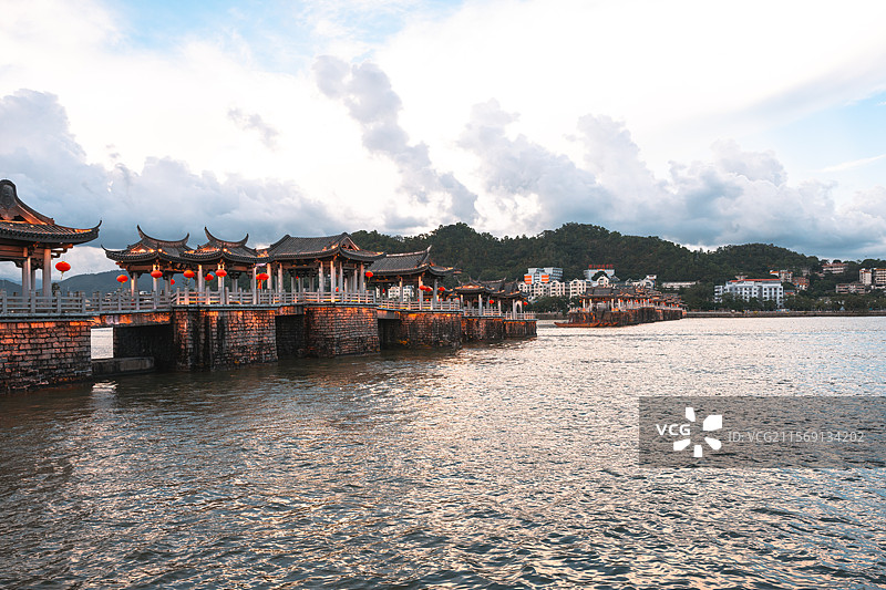 广东潮州广济桥广景-城市风光-古代建筑-日落风光-古代桥-形象配图图片素材