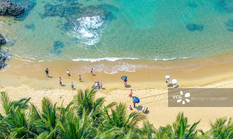 海南万宁山钦湾港北大桥高视角航拍大海沙滩海岸线唯美画面图片素材