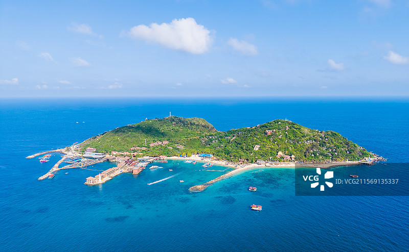 海南陵水分界洲岛高视角航拍治愈性唯美蔚蓝色玻璃海海岸线全景图片素材