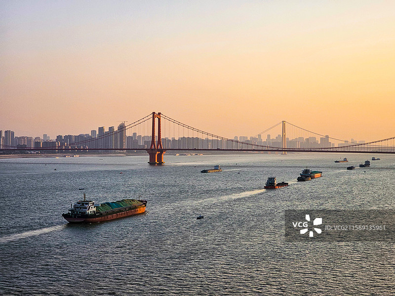 武汉长江大桥夕阳江景图片素材