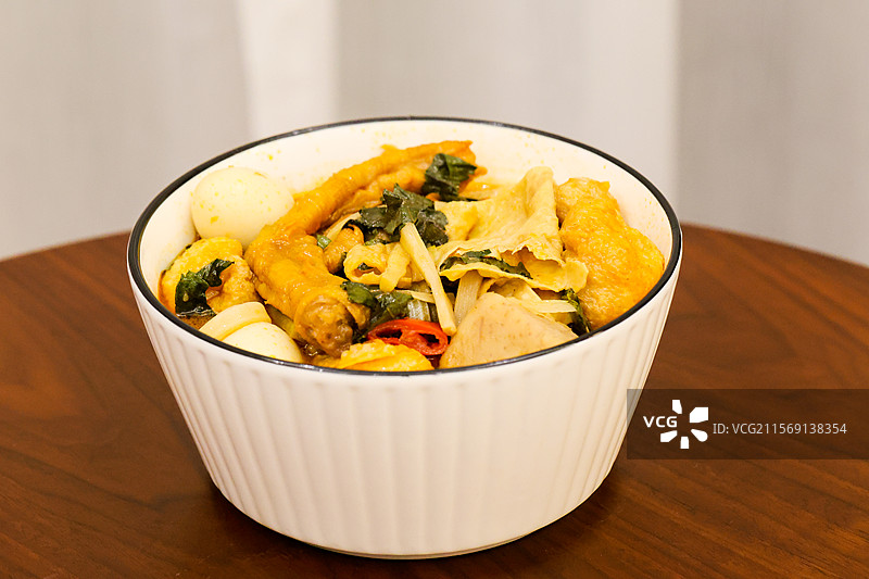 广西柳州特色美食田螺鸭脚煲图片素材