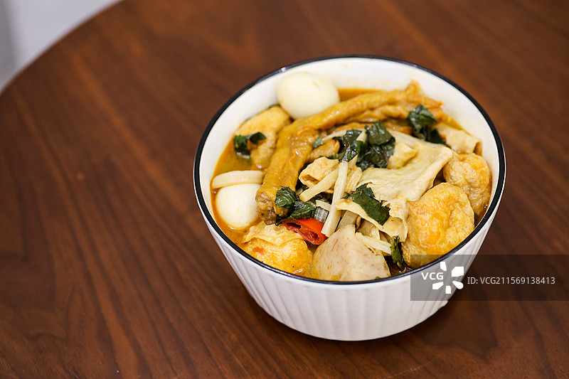 广西柳州特色美食田螺鸭脚煲图片素材