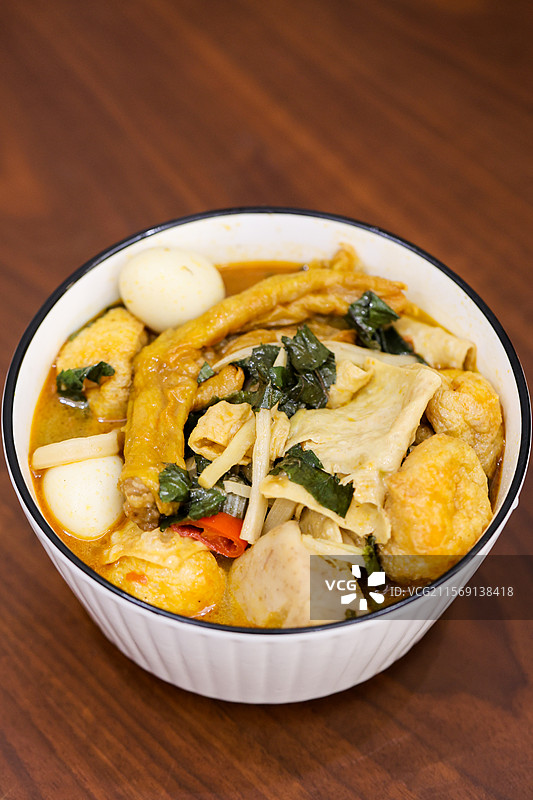 广西柳州特色美食田螺鸭脚煲图片素材