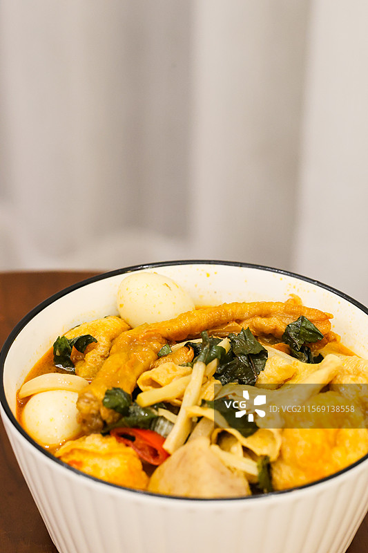 广西柳州特色美食田螺鸭脚煲图片素材