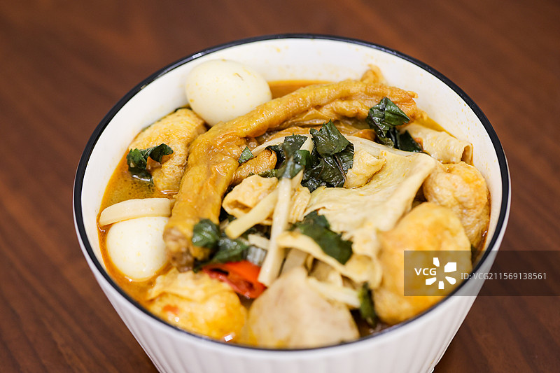 广西柳州特色美食田螺鸭脚煲图片素材